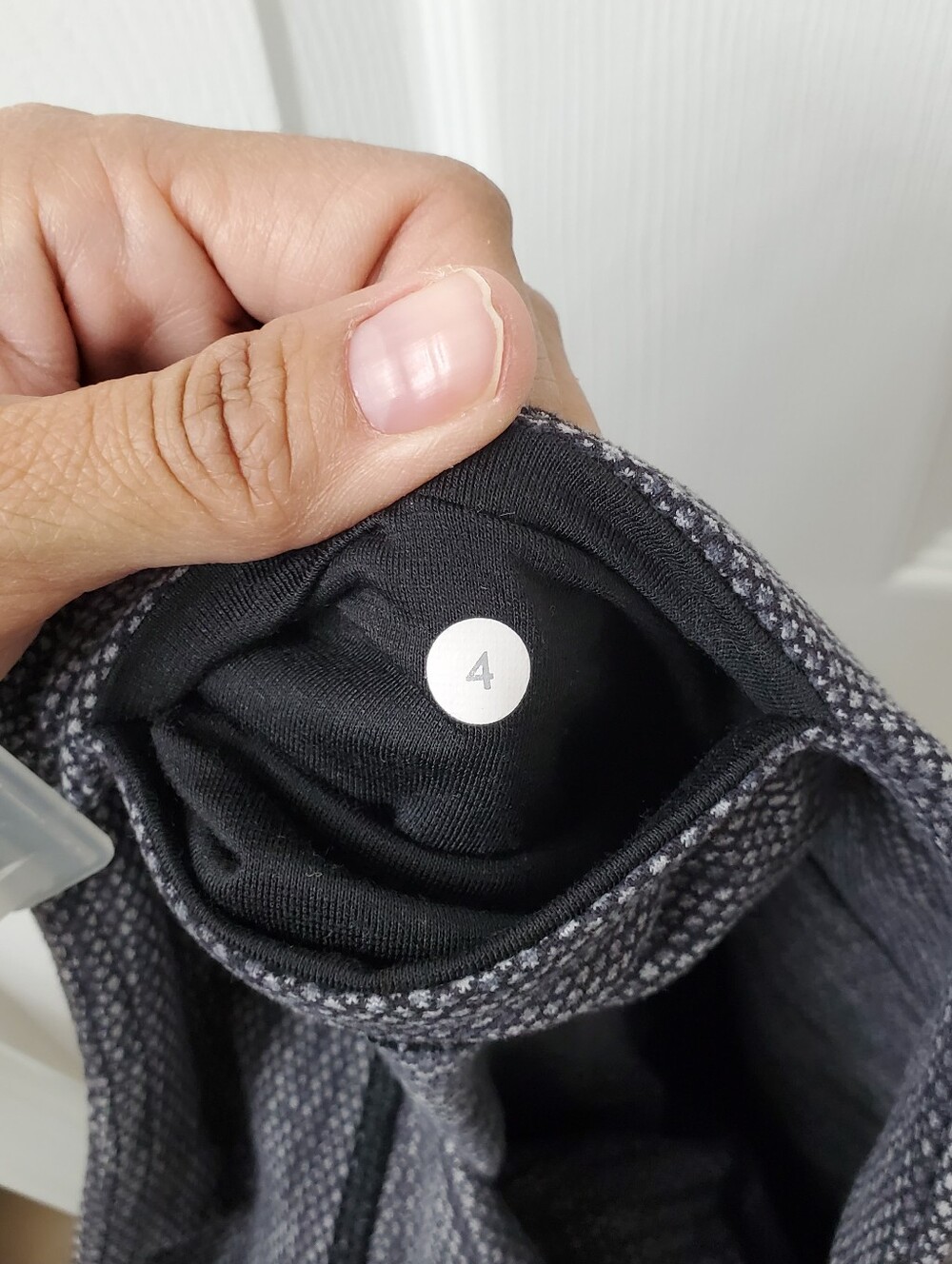 Lululemon Heathered Grey And Black Womens Active Capri Leggings Size 4 - Picture 4 of 7